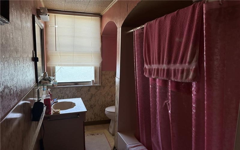 172 Franklin Ave, Vandergrift, 15690, 3 Bedrooms Bedrooms, ,2.1 BathroomsBathrooms,Residential,For Sale,Franklin Ave,1743348