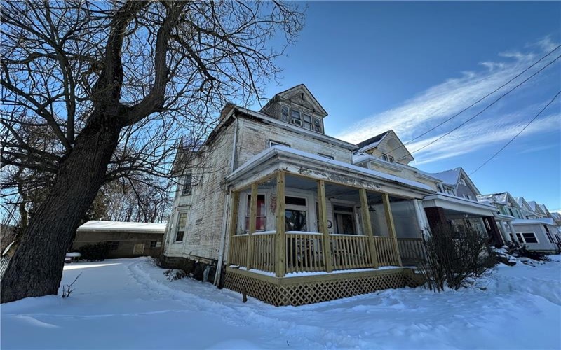 172 Franklin Ave, Vandergrift, 15690, 3 Bedrooms Bedrooms, ,2.1 BathroomsBathrooms,Residential,For Sale,Franklin Ave,1743348