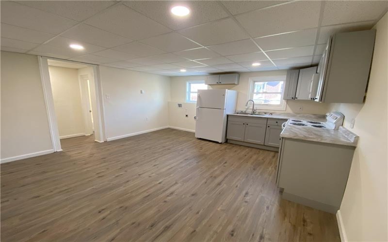 407 N Pittsburgh St, Connellsville, 15425, 1 Bedroom Bedrooms, ,1 BathroomBathrooms,Lease,For Rent,N Pittsburgh St,1733190