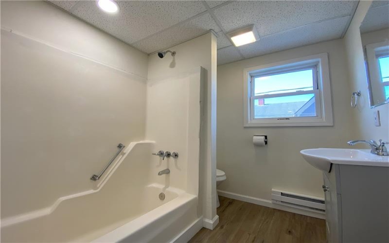 407 N Pittsburgh St, Connellsville, 15425, 1 Bedroom Bedrooms, ,1 BathroomBathrooms,Lease,For Rent,N Pittsburgh St,1733190