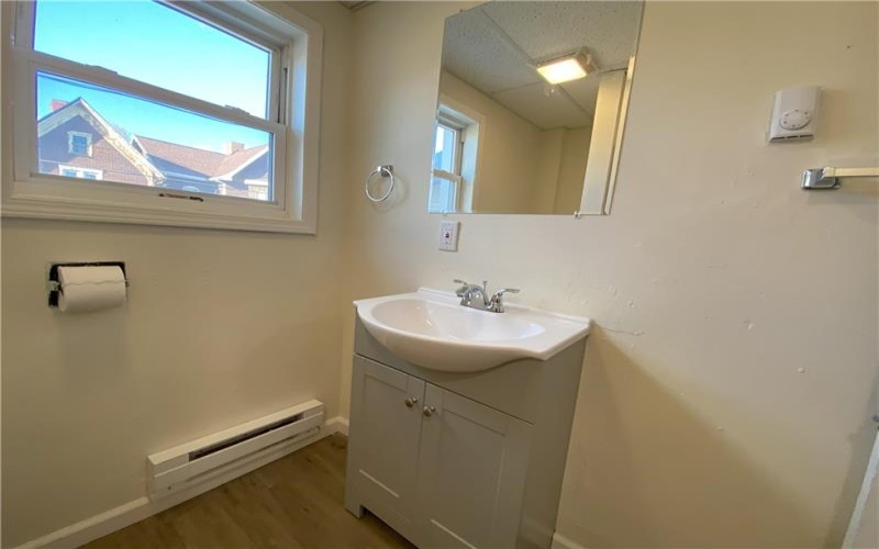 407 N Pittsburgh St, Connellsville, 15425, 1 Bedroom Bedrooms, ,1 BathroomBathrooms,Lease,For Rent,N Pittsburgh St,1733190