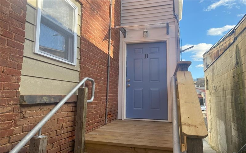 407 N Pittsburgh St, Connellsville, 15425, 1 Bedroom Bedrooms, ,1 BathroomBathrooms,Lease,For Rent,N Pittsburgh St,1733190
