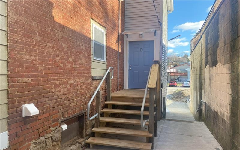 407 N Pittsburgh St, Connellsville, 15425, 1 Bedroom Bedrooms, ,1 BathroomBathrooms,Lease,For Rent,N Pittsburgh St,1733190