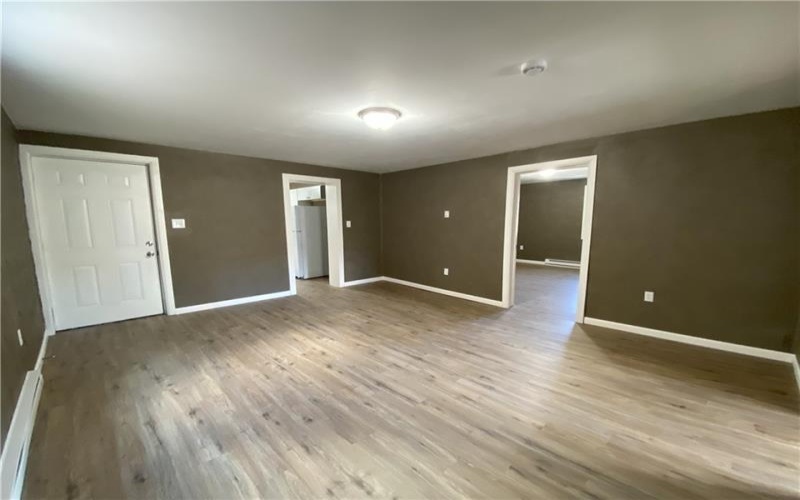 407 N Pittsburgh St, Connellsville, 15425, 1 Bedroom Bedrooms, ,1 BathroomBathrooms,Lease,For Rent,N Pittsburgh St,1733190