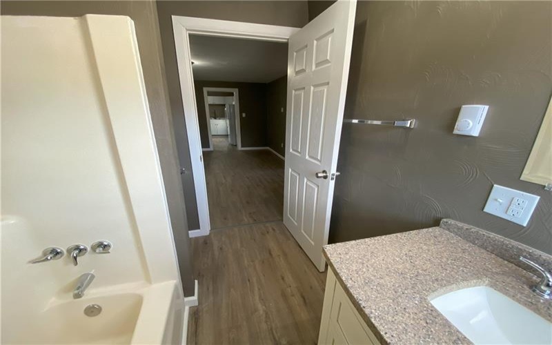 407 N Pittsburgh St, Connellsville, 15425, 1 Bedroom Bedrooms, ,1 BathroomBathrooms,Lease,For Rent,N Pittsburgh St,1733190