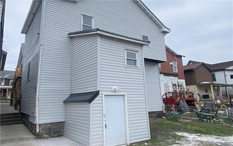 407 N Pittsburgh St, Connellsville, 15425, 1 Bedroom Bedrooms, ,1 BathroomBathrooms,Lease,For Rent,N Pittsburgh St,1733190