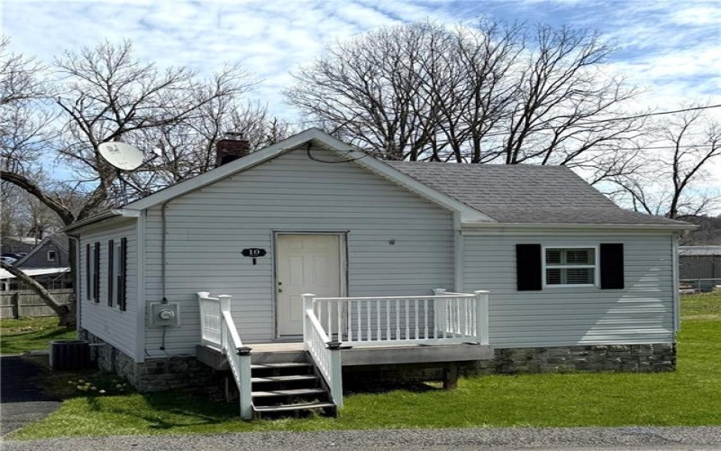 10 Elm Street, Meadowlands, 15347, 2 Bedrooms Bedrooms, 5 Rooms Rooms,1 BathroomBathrooms,Residential,For Sale,Elm Street,1745865