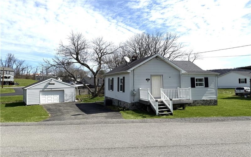 10 Elm Street, Meadowlands, 15347, 2 Bedrooms Bedrooms, 5 Rooms Rooms,1 BathroomBathrooms,Residential,For Sale,Elm Street,1745865