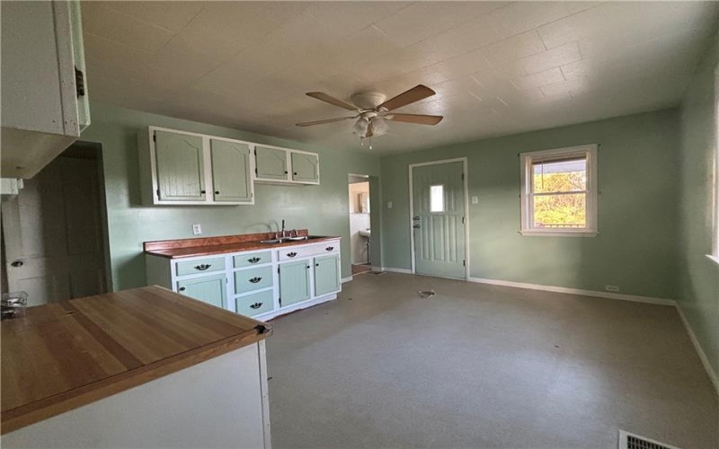 30 Lincoln St, Cokeburg, 15324, 2 Bedrooms Bedrooms, 4 Rooms Rooms,1 BathroomBathrooms,Residential,For Sale,Lincoln St,1727423