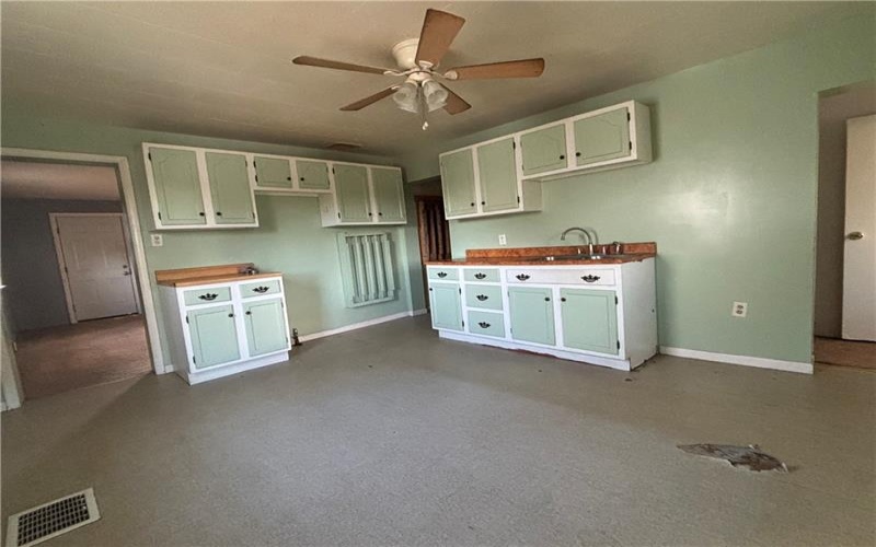 30 Lincoln St, Cokeburg, 15324, 2 Bedrooms Bedrooms, 4 Rooms Rooms,1 BathroomBathrooms,Residential,For Sale,Lincoln St,1727423