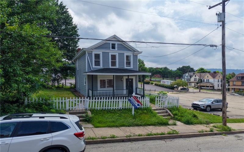 212 Ridge Ave, New Kensington, 15068, 4 Bedroom Bedrooms, ,2 BathroomBathrooms,Residential,For Sale,Ridge Ave,1740569