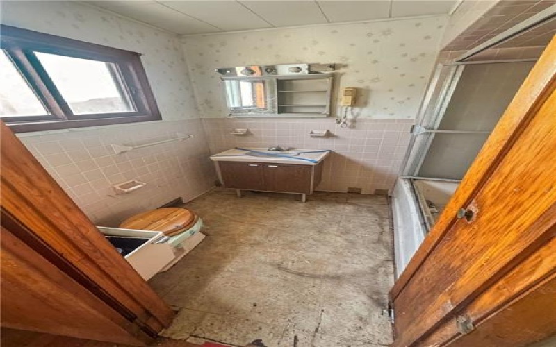 35 Florence Ave, Burgettstown, 15021, 3 Bedrooms Bedrooms, 6 Rooms Rooms,1 BathroomBathrooms,Residential,For Sale,Florence Ave,1745874