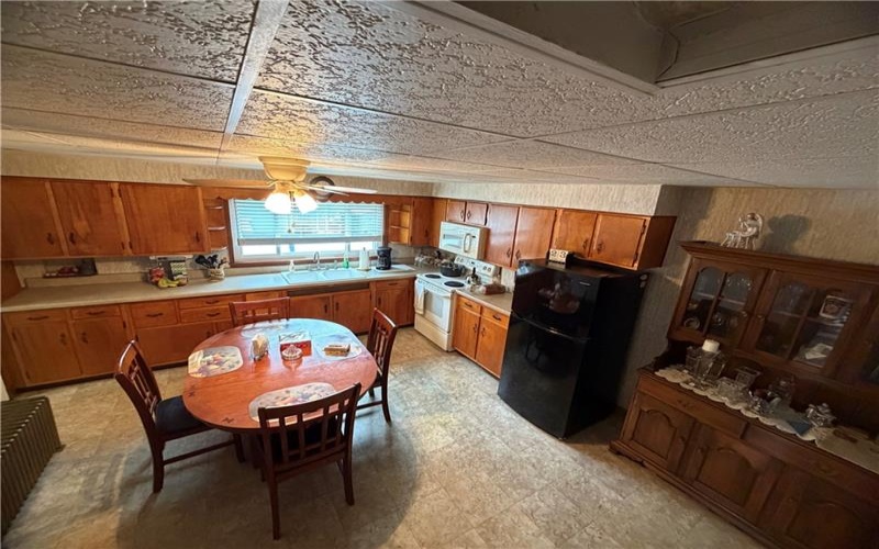 202 S. Market Street, Carmichaels, 15320, ,Commercial-industrial-business,For Sale,S. Market Street,1745875