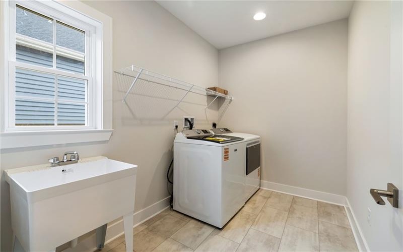 454 Independence, Canonsburg, 15317, 3 Bedrooms Bedrooms, 9 Rooms Rooms,3 BathroomsBathrooms,Residential,For Sale,Independence,1740594