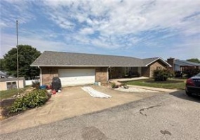 1135 McCrory Lane, California, 15419, 4 Bedrooms Bedrooms, 9 Rooms Rooms,2 BathroomsBathrooms,Residential,For Sale,McCrory Lane,1733295