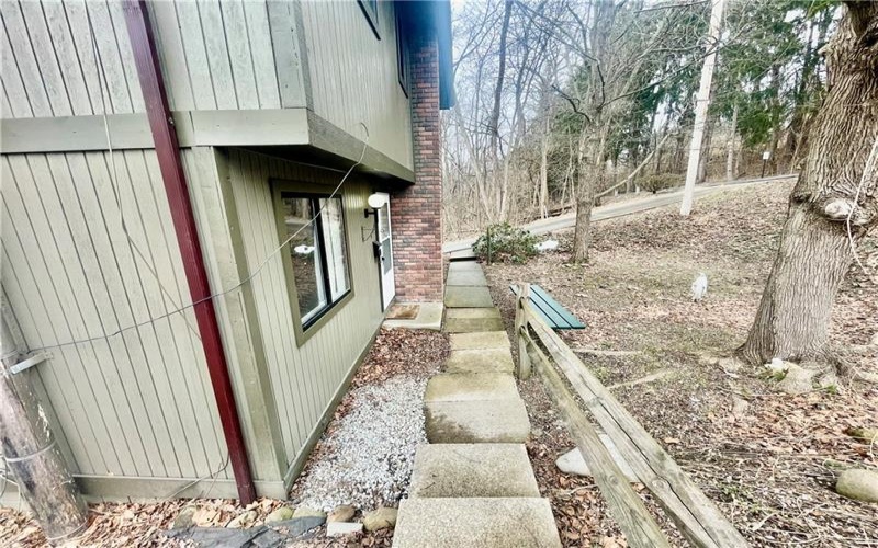 446 Crosby Dr, Canonsburg, 15317, 3 Bedrooms Bedrooms, 7 Rooms Rooms,1.1 BathroomsBathrooms,Residential,For Sale,Crosby Dr,1740674