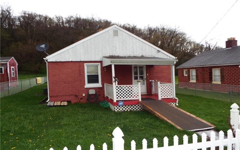 18 Penn Ave, Clarksville, 15322, 2 Bedrooms Bedrooms, ,1 BathroomBathrooms,Residential,For Sale,Penn Ave,1740708