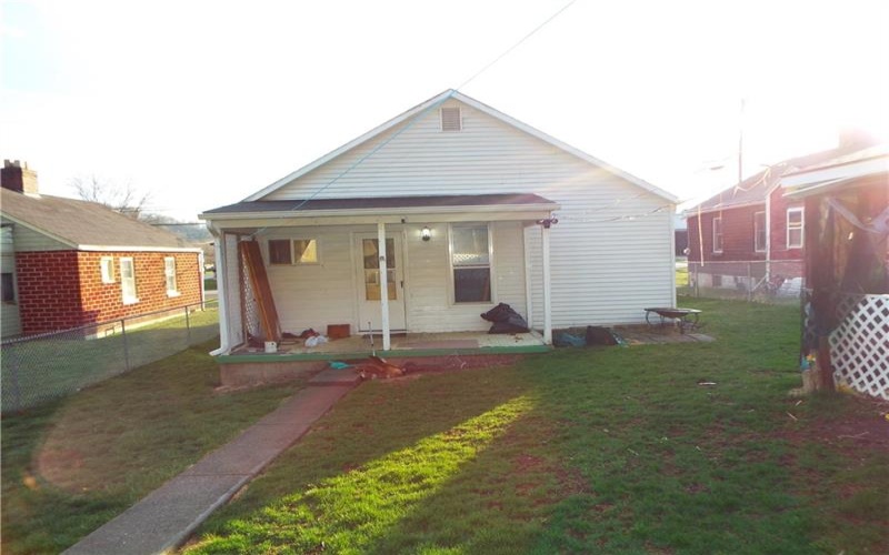 18 Penn Ave, Clarksville, 15322, 2 Bedrooms Bedrooms, ,1 BathroomBathrooms,Residential,For Sale,Penn Ave,1740708