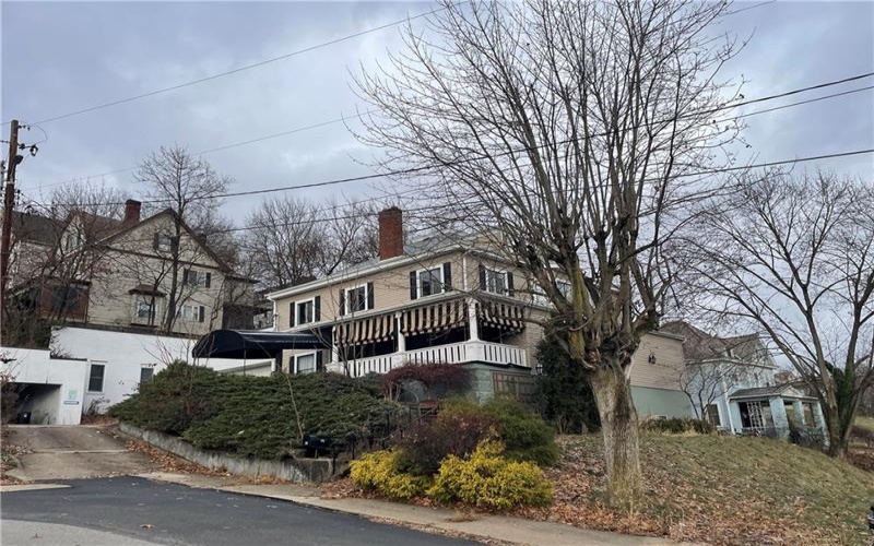 701 Thompson, Donora, 15033, 3 Bedrooms Bedrooms, 14 Rooms Rooms,2.2 BathroomsBathrooms,Residential,For Sale,Thompson,1733342