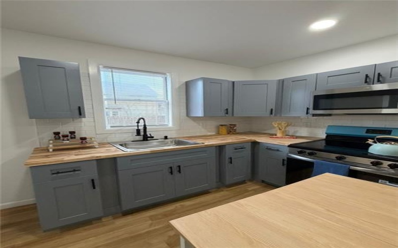 814 OAK STREET, JOHNSTOWN, 15902, 3 Bedrooms Bedrooms, ,1.1 BathroomsBathrooms,Residential,For Sale,OAK STREET,1746027