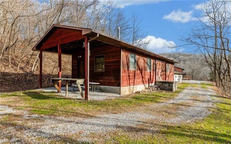 264 Stewart Run Road, Waynesburg, 15370, 3 Bedrooms Bedrooms, ,2.1 BathroomsBathrooms,Residential,For Sale,Stewart Run Road,1737733