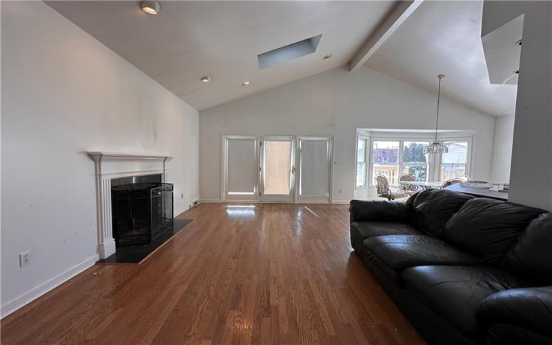 26 Main Street, Houston, 15342, 3 Bedrooms Bedrooms, 11 Rooms Rooms,2.1 BathroomsBathrooms,Residential,For Sale,Main Street,1740755