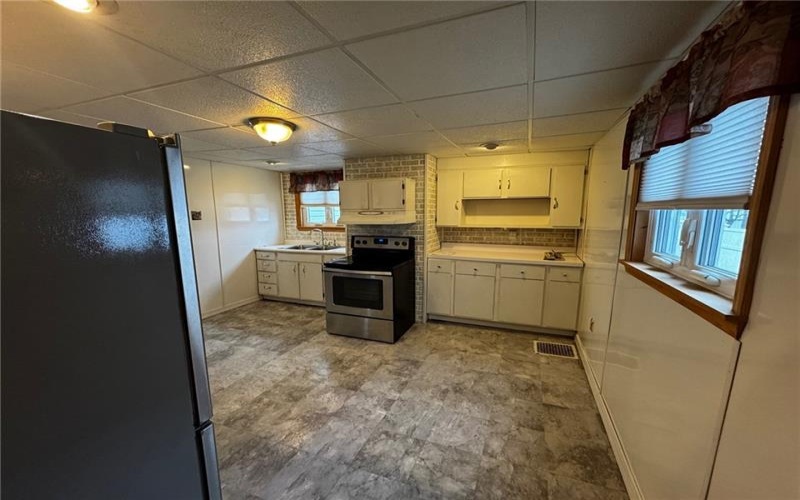 58 Wine St, Uniontown, 15401, 3 Bedrooms Bedrooms, ,1.1 BathroomsBathrooms,Residential,For Sale,Wine St,1740821