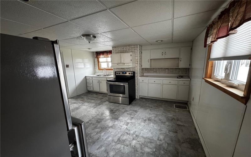 58 Wine St, Uniontown, 15401, 3 Bedrooms Bedrooms, ,1.1 BathroomsBathrooms,Residential,For Sale,Wine St,1740821