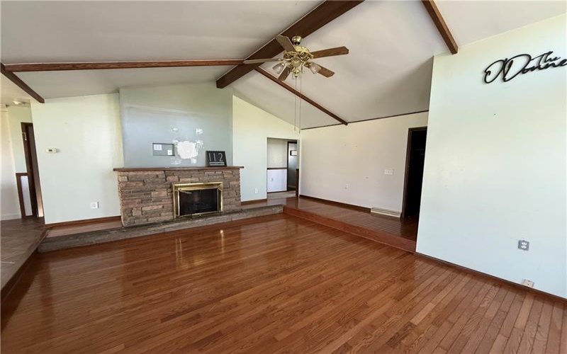 112 Matthew Lane, Carmichaels, 15320, 2 Bedrooms Bedrooms, 8 Rooms Rooms,2 BathroomsBathrooms,Residential,For Sale,Matthew Lane,1746065