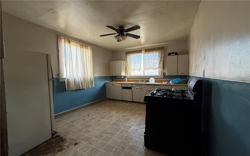 114 Thompson Ave, Donora, 15033, 3 Bedrooms Bedrooms, ,1 BathroomBathrooms,Residential,For Sale,Thompson Ave,1733465