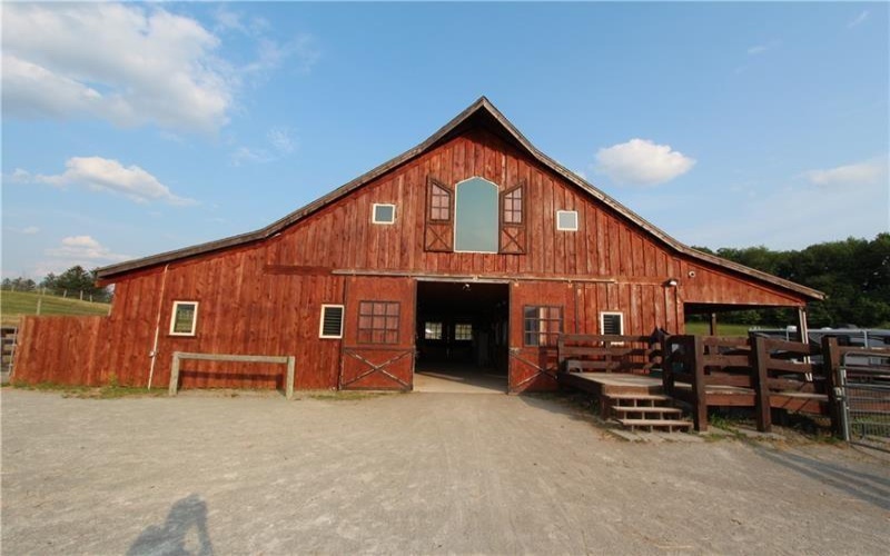 24 Stom Road, Ligonier, 15658, ,Farm-acreage-lot,For Sale,10 Stall barn, Bank Barn,Stom Road,1733479