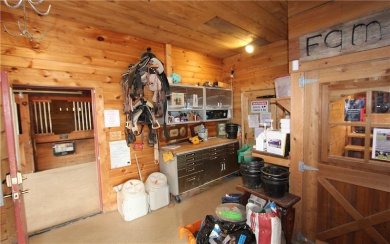 24 Stom Road, Ligonier, 15658, ,Farm-acreage-lot,For Sale,10 Stall barn, Bank Barn,Stom Road,1733479