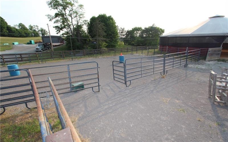 24 Stom Road, Ligonier, 15658, ,Farm-acreage-lot,For Sale,10 Stall barn, Bank Barn,Stom Road,1733479