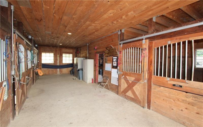 24 Stom Road, Ligonier, 15658, ,Farm-acreage-lot,For Sale,10 Stall barn, Bank Barn,Stom Road,1733479