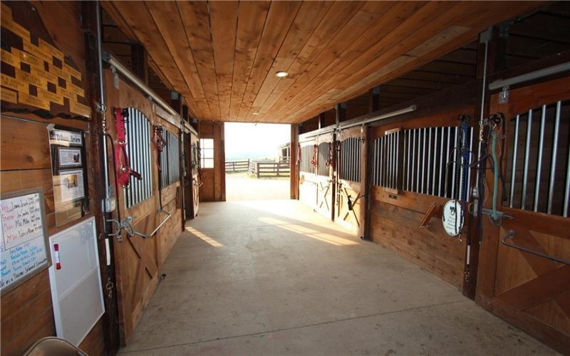 24 Stom Road, Ligonier, 15658, ,Farm-acreage-lot,For Sale,10 Stall barn, Bank Barn,Stom Road,1733479