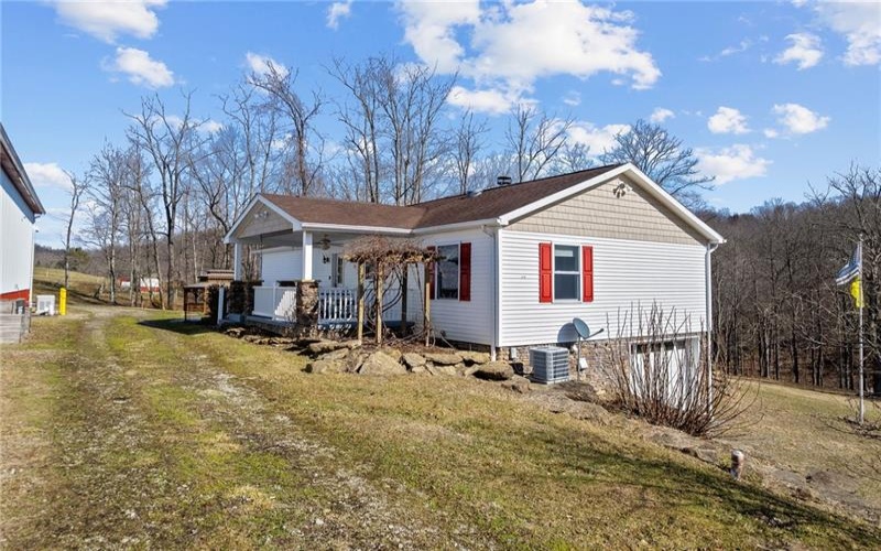185 Dutch Glory Rd, Amity, 15311, 2 Bedrooms Bedrooms, ,3 BathroomsBathrooms,Residential,For Sale,Dutch Glory Rd,1740844