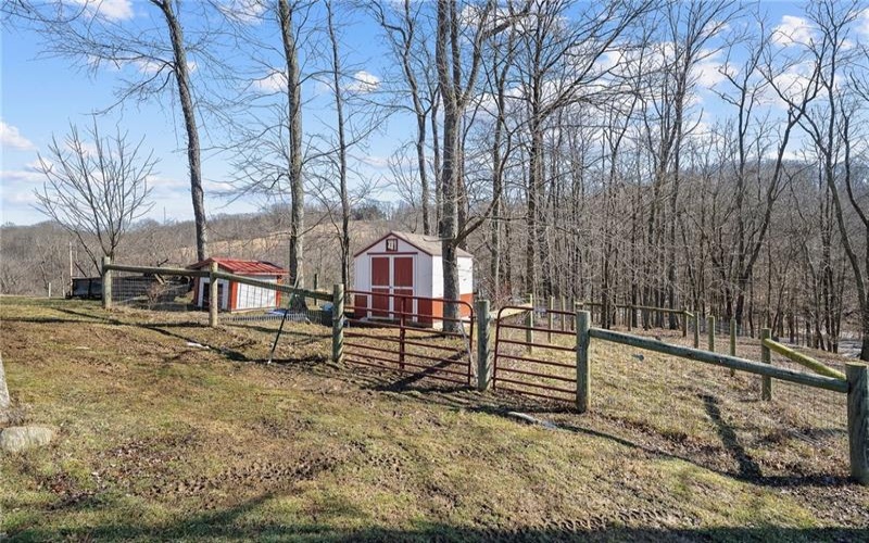 185 Dutch Glory Rd, Amity, 15311, 2 Bedrooms Bedrooms, ,3 BathroomsBathrooms,Residential,For Sale,Dutch Glory Rd,1740844