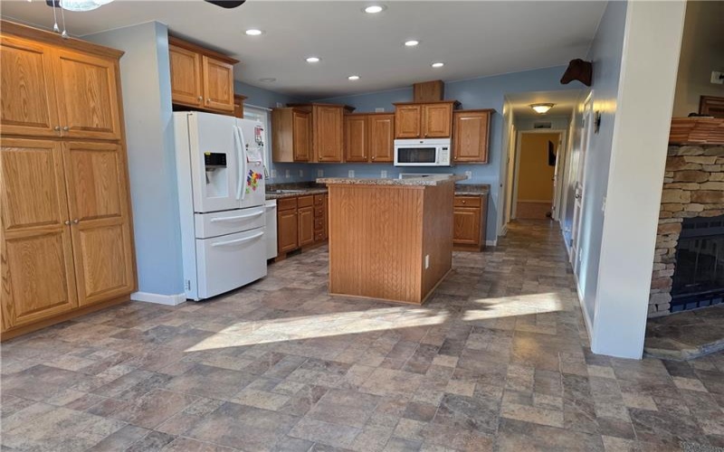 185 Dutch Glory Rd, Amity, 15311, 2 Bedrooms Bedrooms, ,3 BathroomsBathrooms,Residential,For Sale,Dutch Glory Rd,1740844