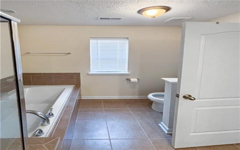 28 Remington Dr, Washington, 15301, 4 Bedrooms Bedrooms, 7 Rooms Rooms,3.1 BathroomsBathrooms,Residential,For Sale,Remington Dr,1740850