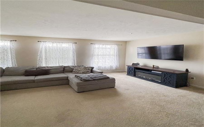 28 Remington Dr, Washington, 15301, 4 Bedrooms Bedrooms, 7 Rooms Rooms,3.1 BathroomsBathrooms,Residential,For Sale,Remington Dr,1740850