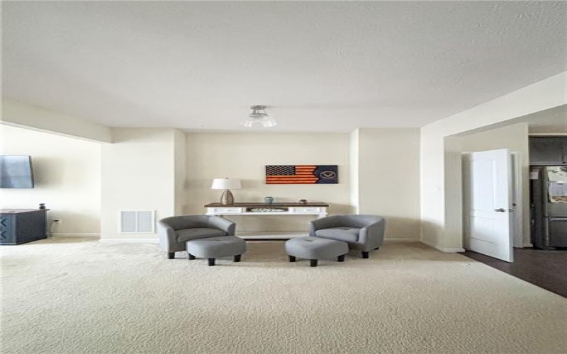 28 Remington Dr, Washington, 15301, 4 Bedrooms Bedrooms, 7 Rooms Rooms,3.1 BathroomsBathrooms,Residential,For Sale,Remington Dr,1740850