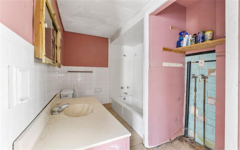 303 Agnew Rd, 15644, 15644, 3 Bedrooms Bedrooms, ,2 BathroomsBathrooms,Residential,For Sale,Agnew Rd,1746092