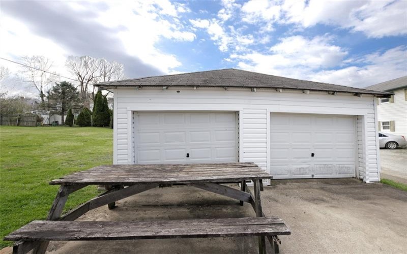 303 Agnew Rd, 15644, 15644, 3 Bedrooms Bedrooms, ,2 BathroomsBathrooms,Residential,For Sale,Agnew Rd,1746092