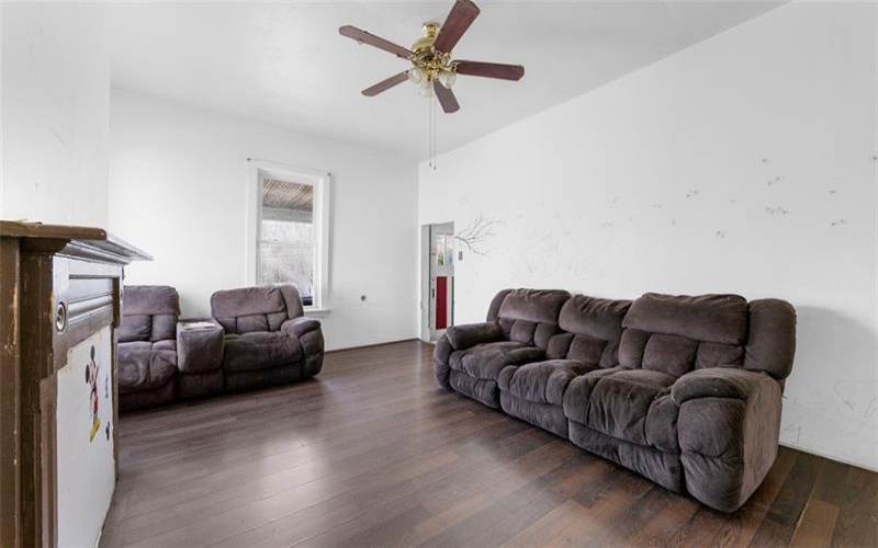 303 Agnew Rd, 15644, 15644, 3 Bedrooms Bedrooms, ,2 BathroomsBathrooms,Residential,For Sale,Agnew Rd,1746092