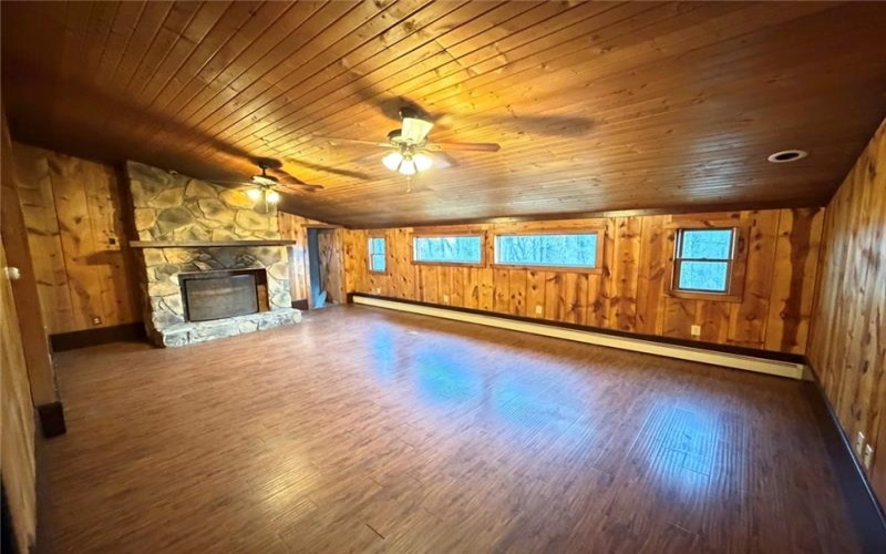 189 Seal Rd, Eighty Four, 15330, 4 Bedrooms Bedrooms, 11 Rooms Rooms,2 BathroomsBathrooms,Residential,For Sale,Seal Rd,1746132