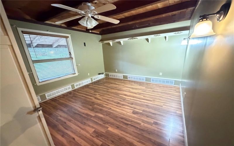 189 Seal Rd, Eighty Four, 15330, 4 Bedrooms Bedrooms, 11 Rooms Rooms,2 BathroomsBathrooms,Residential,For Sale,Seal Rd,1746132