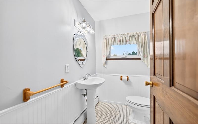 815 Washington Rd., Belle Vernon, 15012, 3 Bedrooms Bedrooms, 8 Rooms Rooms,1.1 BathroomsBathrooms,Residential,For Sale,Washington Rd.,1728970