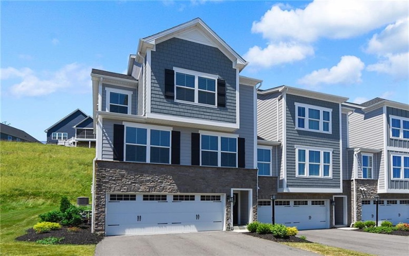 409 Spruce Ln, Canonsburg, 15317, 3 Bedrooms Bedrooms, 8 Rooms Rooms,2.2 BathroomsBathrooms,Residential,For Sale,Spruce Ln,1738015