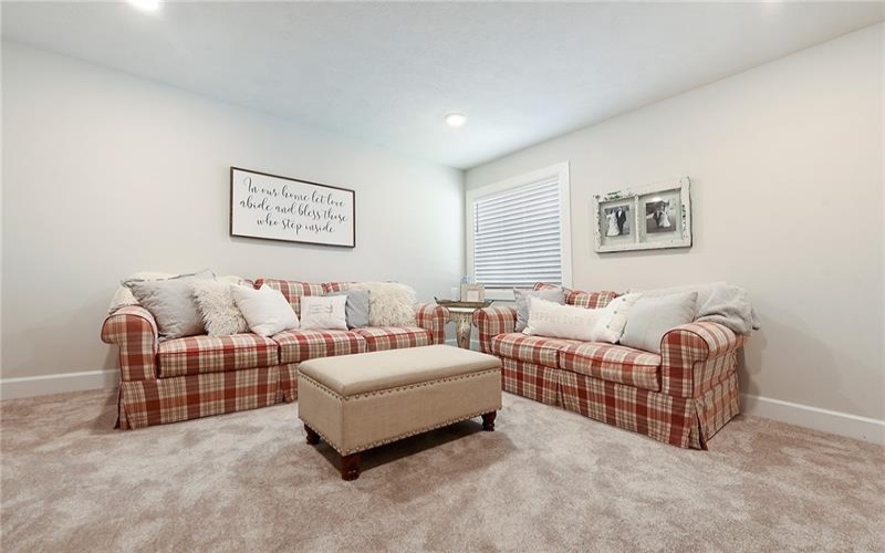 409 Spruce Ln, Canonsburg, 15317, 3 Bedrooms Bedrooms, 8 Rooms Rooms,2.2 BathroomsBathrooms,Residential,For Sale,Spruce Ln,1738015