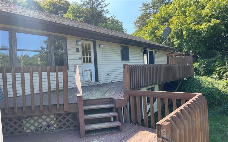 9 Gratz St, Penn, 15675, 5 Bedrooms Bedrooms, 11 Rooms Rooms,2.2 BathroomsBathrooms,Residential,For Sale,Gratz St,1746161
